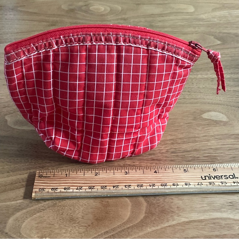 Like new cosmetics/toiletry bag - Picture 3 of 8